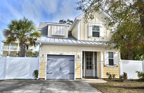 Myrtle Beach Apartment | Spacious House near the Beach 300