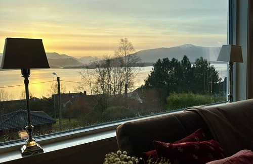 Alesund House | Spacious house with views of the fjord and mountains. Close to nature and city.