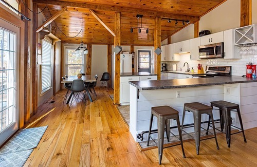 Sloans Valley Cabin | Spacious House on the Water - Lake Cumberland