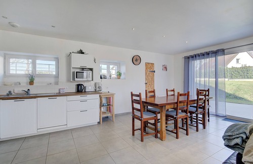 Monnaie House | Spacious house - sleeps 6 - ideal location - close to freeway