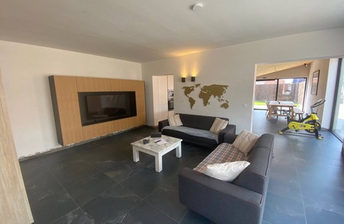 Maldegem House | Spacious house specially for workers and expats