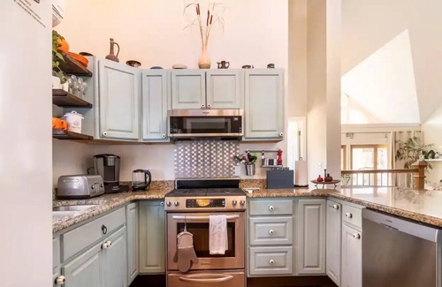 West Hyannisport House | Spacious house steps to Craigville beach! Perfect for family get togethers!