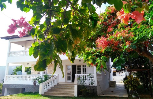 Ipitanga House | Spacious house to gather family and friends, beach, barbecue, pool and green area
