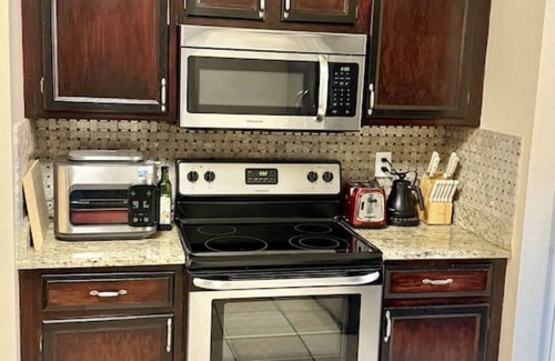 Brandon House | Spacious House w/Pool & Hot Tub near Tampa