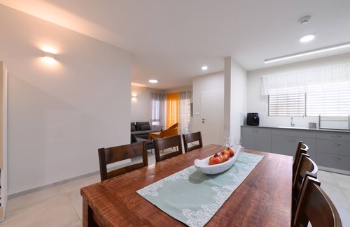 Shadmot Dvora House | Spacious house with a private pool in the Galilee landscape.