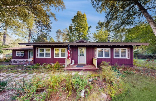 Iron Mountain House | Spacious house with free wifi, private W/D + near downtown