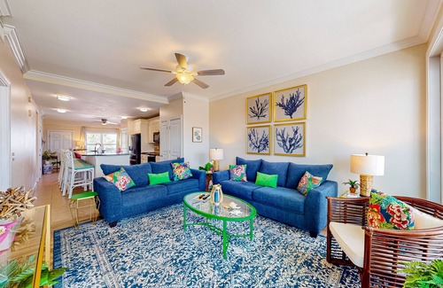 Mexico Beach House | Spacious House with Shared Pool & Bay Views - Perfect for Relaxation