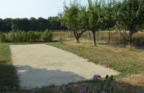 Pouille Cottage | Spacious house with garden, terrace, and leisure facilities in Pouillé