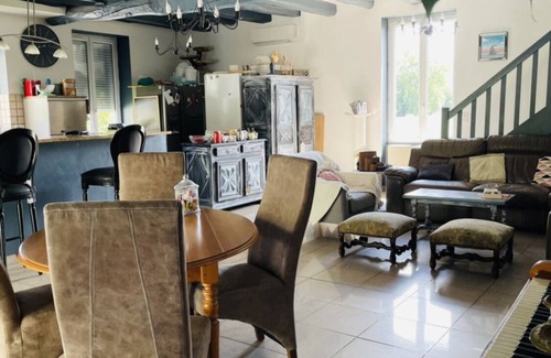 Carlux House | Spacious house with heated pool