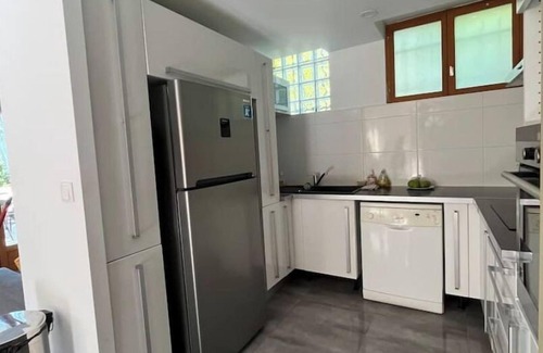 Simandres House | Spacious house with large garden and parking 20 min from Lyon