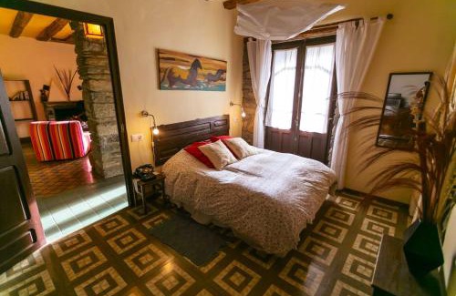 Albella House | Spacious house with mountain view in Albella, fireplace.