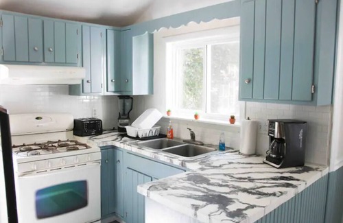 Oswego House | Spacious House with PARKING & Ideal for Long Stays