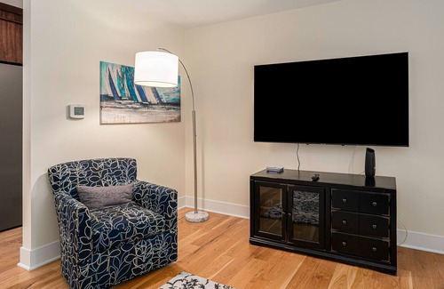 Macatawa House | Spacious house with private pool, badminton, cornhole, firepit, grill, and WiFi