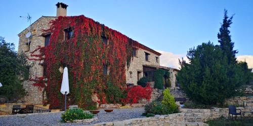 Montblanc House | Spacious house with private pool in Rojals, for 12 people