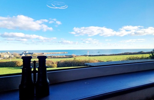 Omonville-la-Rogue Cottage | Spacious house with sea view, fireplace and garden