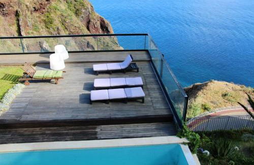 Canico House | Spacious house with sea view in Caniço + private pool