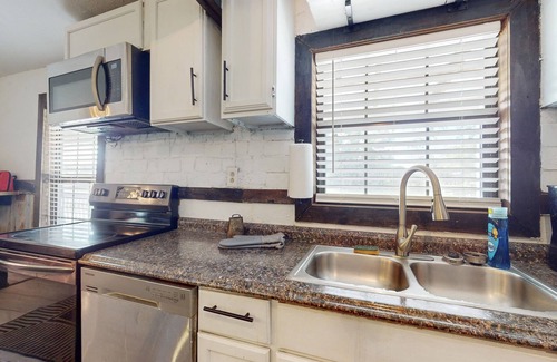 Somerville House | Spacious house with firepit, wraparound porch, pavilion + dog friendly
