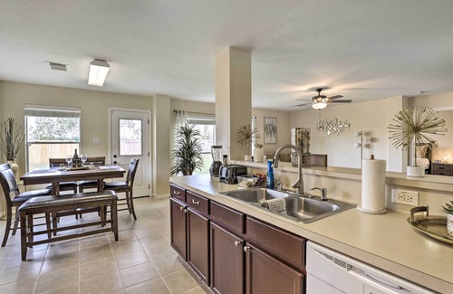 Clodine House | Spacious Houston Home ~ 22 Mi to Downtown!