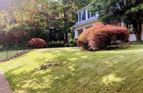 North Side House | Spacious, Immaculate, Historic 6-bedroom home minutes from NYC