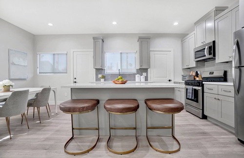 Fullerton House | Spacious & Immaculate Disney Vacation Home 3br/2ba