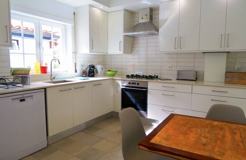 Atouguia da Baleia House | Spacious, Insta-worthy Villa, Private Pool, Garden