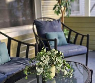 Edgewater Apartment | Spacious in the heart of it all