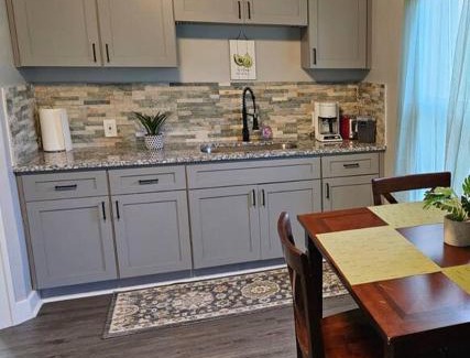 Edgewater Apartment | Spacious in the heart of it all