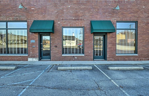 St. Joseph Historic Neighborhood Apartment | Spacious Indianapolis Condo w/Private Gym!