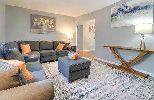 Inkster House | Spacious Inkster Home Patio, Yard, 2 Living Areas