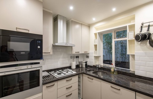 Bayswater Apartment | Spacious interior designed apartment in Central London near Paddington Station