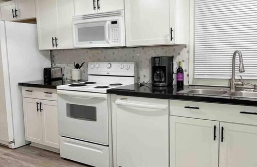 Denver House | Spacious & Inviting Home in Denver, NC