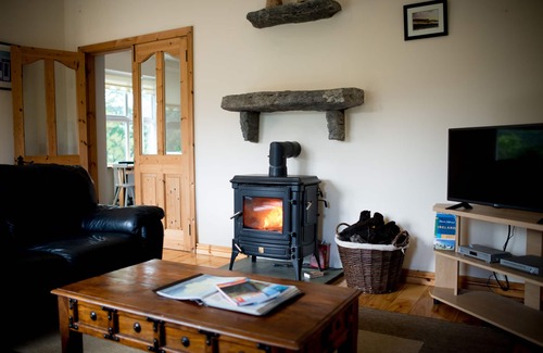 Murroogh House | Spacious Irish Cottage