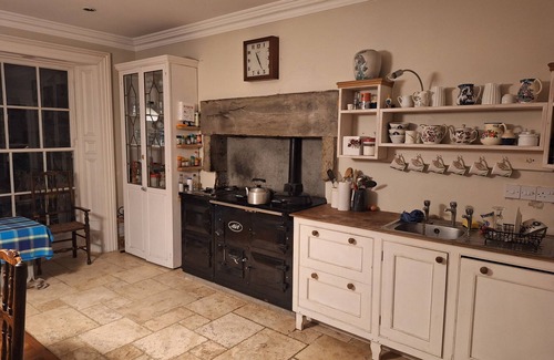 Shinrone House | Spacious Irish Country House and Gardens packed with country charm and mod cons.