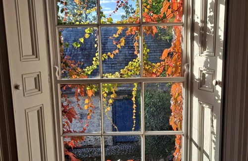 Shinrone House | Spacious Irish Country House and Gardens packed with country charm and mod cons.