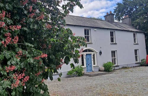 Shinrone House | Spacious Irish Country House and Gardens packed with country charm and mod cons.