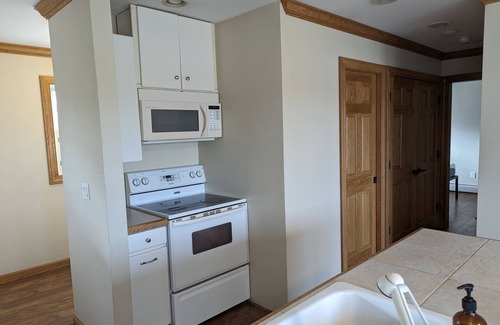 Washington Island Apartment | Spacious Island Apartment Above Biergarten Bar