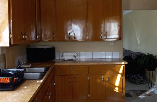 Colonel Hill House | Spacious Island House on the beach - 5 mins from the airport