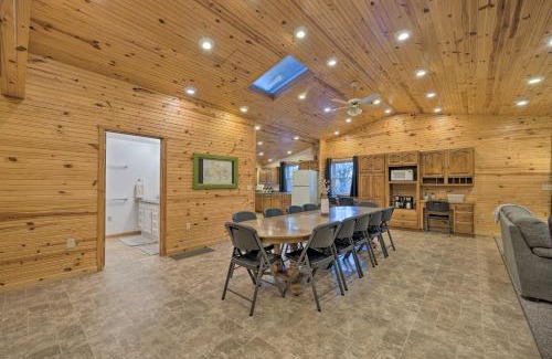 Partridge House | Spacious Kansas Retreat On-Site Disc Golf!