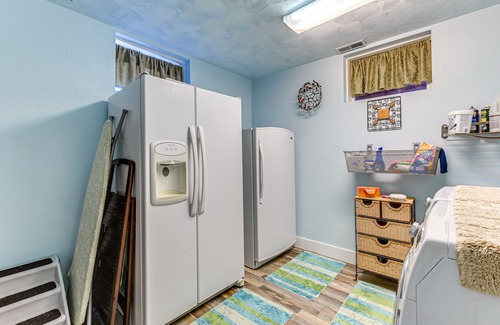 Nikiski House | Spacious Kenai Vacation Rental w/Lake Access!