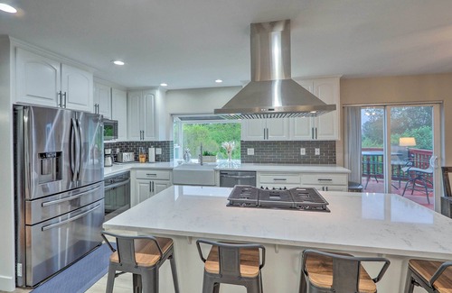 Kent House | Spacious Kent Home: Great for Large Families!