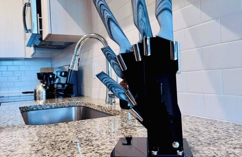 Kissimmee Apartment | Spacious King Bed, Pet-Friendly, 15 Min from Parks