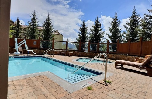 Crested Butte Condo | Spacious King Room, Great view and Balcony with best location.