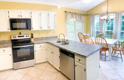 Durham House | *Spacious King Suite- central to Duke/UNC/Airport