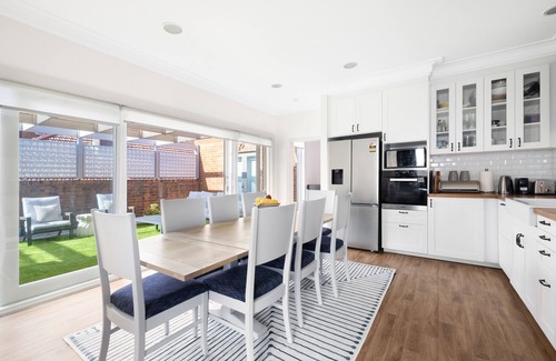 Kirribilli Apartment | Spacious Kirribilli Penthouse - Spectacular Harbour Bridge and Opera House Views