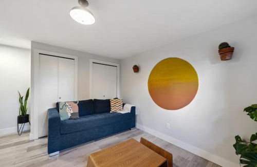 Kitsilano Apartment | Spacious Kitsilano 2BR Suite with Street Parking for 6 Guests