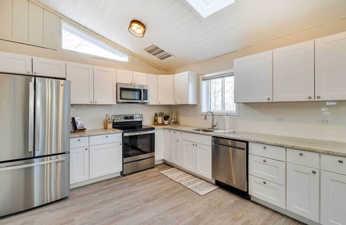Hamlin House | Spacious Lake Ariel Home w/Community Amenities!