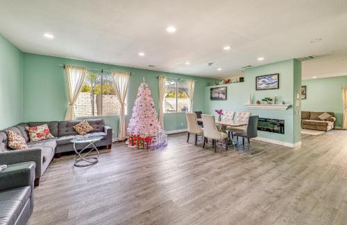 Lake Elsinore House | Spacious Lake Elsinore Home with Pool and Hot Tub!