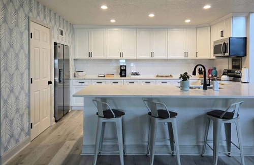 Lakeland House | Spacious Lake Home w/Pool - 7 beds, sleeps 10 - on Nature's Edge