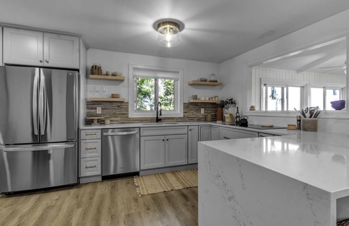 Youngstown Cottage | Spacious Lake Home With Stunning Views