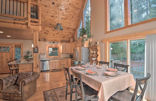 Santeetlah Cottage | Spacious Lake Santeetlah Cottage w/Lake Views!